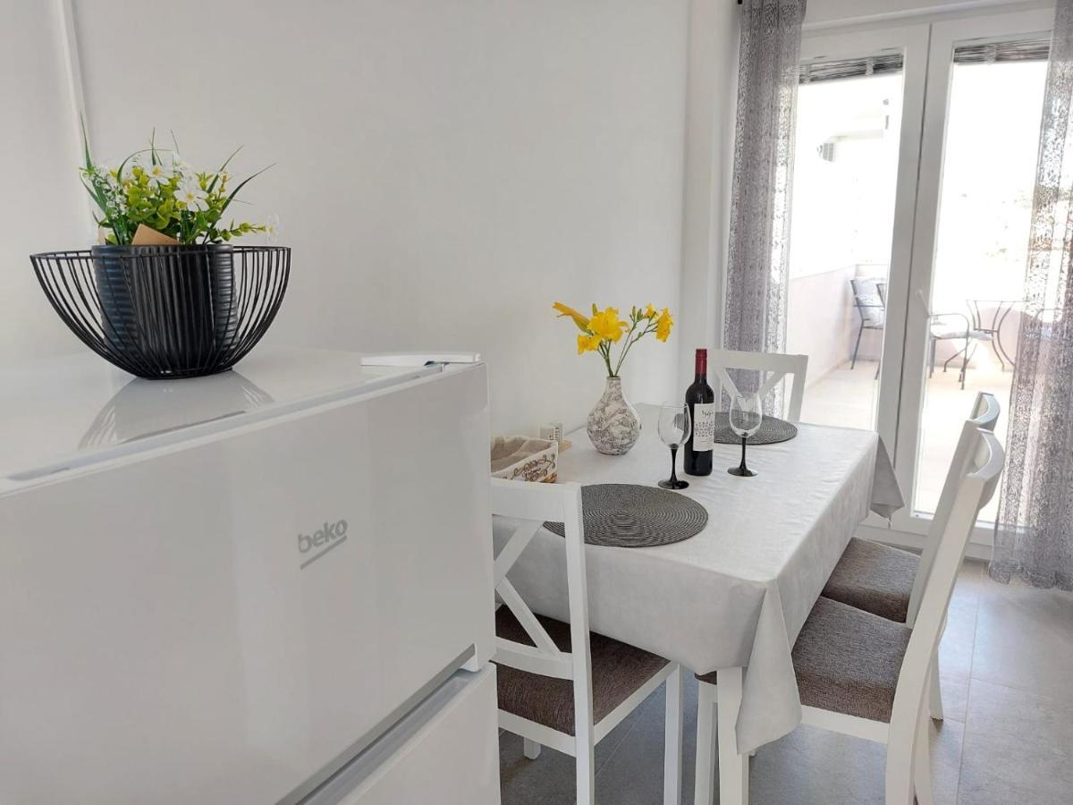 Apartments Lavanda - Free Parking And Grill Jezera Exterior photo