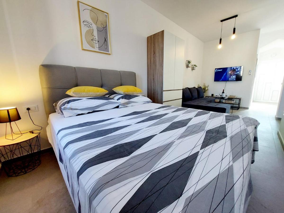 Apartments Lavanda - Free Parking And Grill Jezera Exterior photo