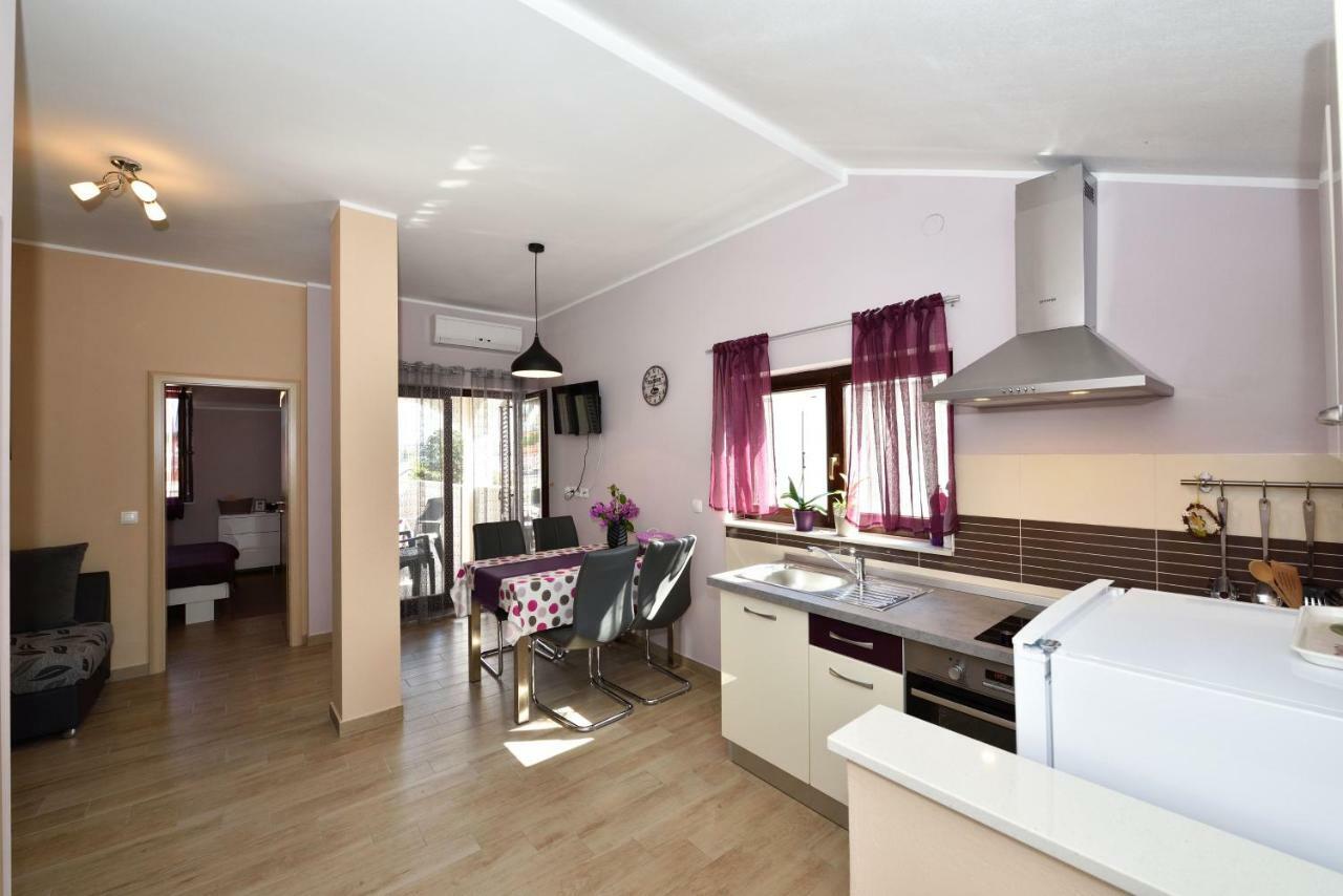 Apartments Lavanda - Free Parking And Grill Jezera Exterior photo